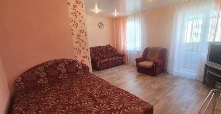 Студия, ул Радионова, Курган