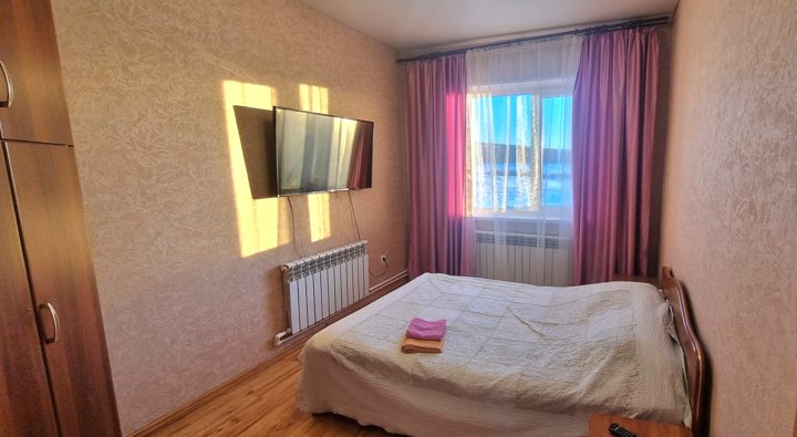 2-комн. квартира, ул Набережная реки Магаданки, Магадан