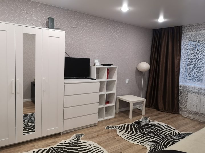 2-комн. квартира, ул Ойунского, Мирный