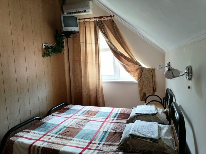 2-комн. квартира, Центральная, Небуг