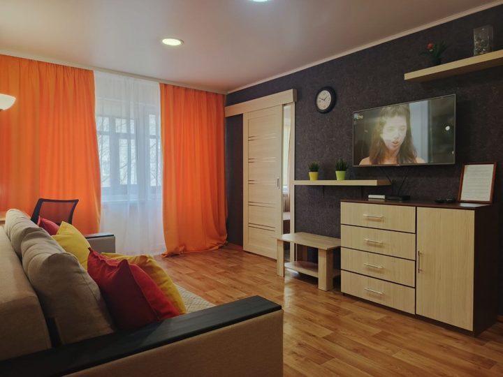 2-комн. квартира, ул Красильникова, Сызрань