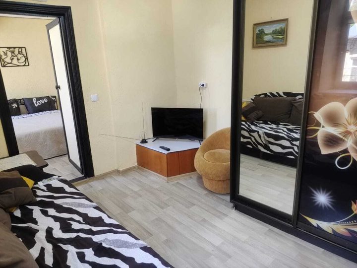 2-комн. квартира, улица Красных Зорь, Таганрог